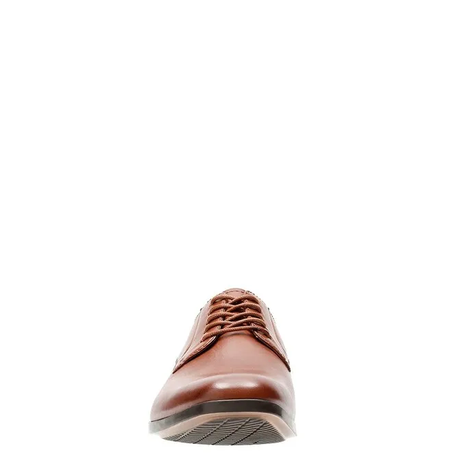 Clarks Gilman Plain Leather Shoe - Tan