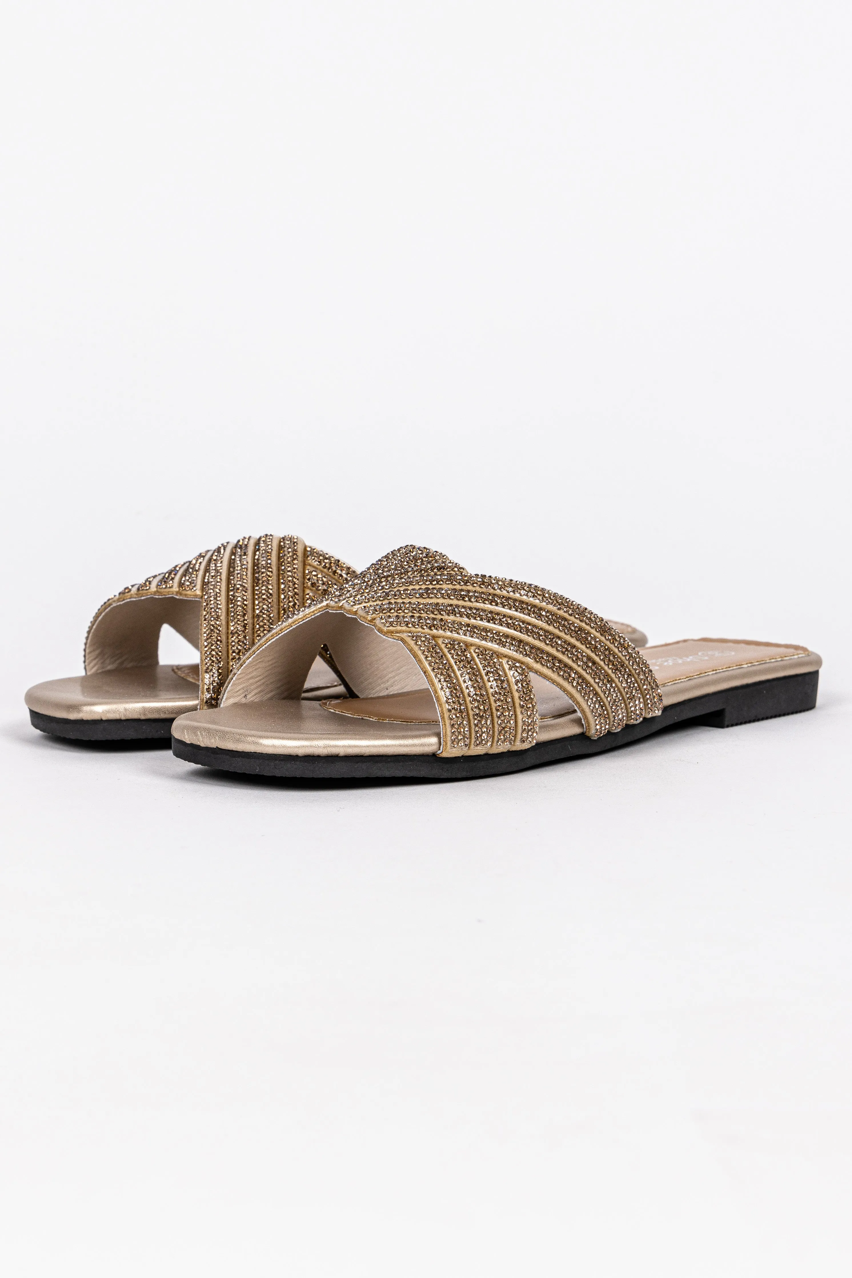 TEXTURED CROSSOVER FLATS